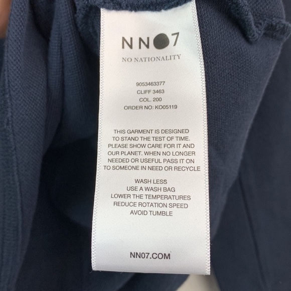 NNO7 Cliff: long sleeve t-shirt soft cotton lyocell A classic crew neck pull on - Picture 7 of 8